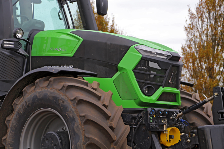 Deutz-Fahr schakelt een tandje op - Presentatie 9-serie & C-shift ... Deutz-Fahr schakelt een tandje op - Presentatie 9-serie & C-shift ...