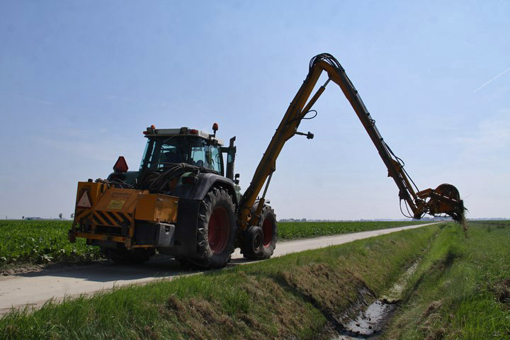Sloten reinigen maaikorven Flevoland Agrifoto